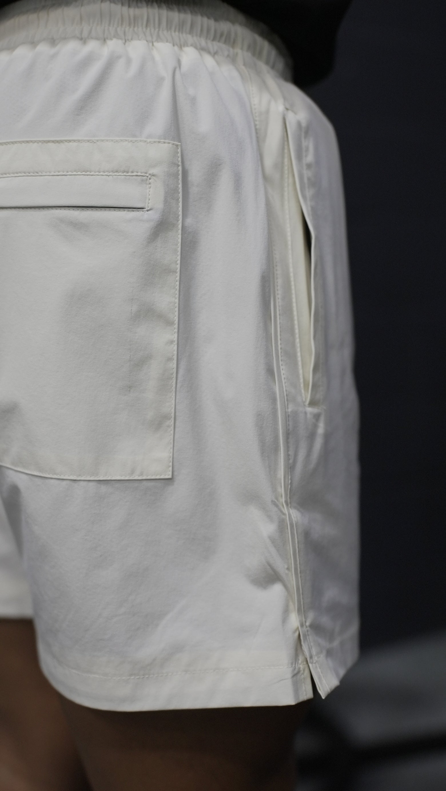 Signature Shorts - Off White