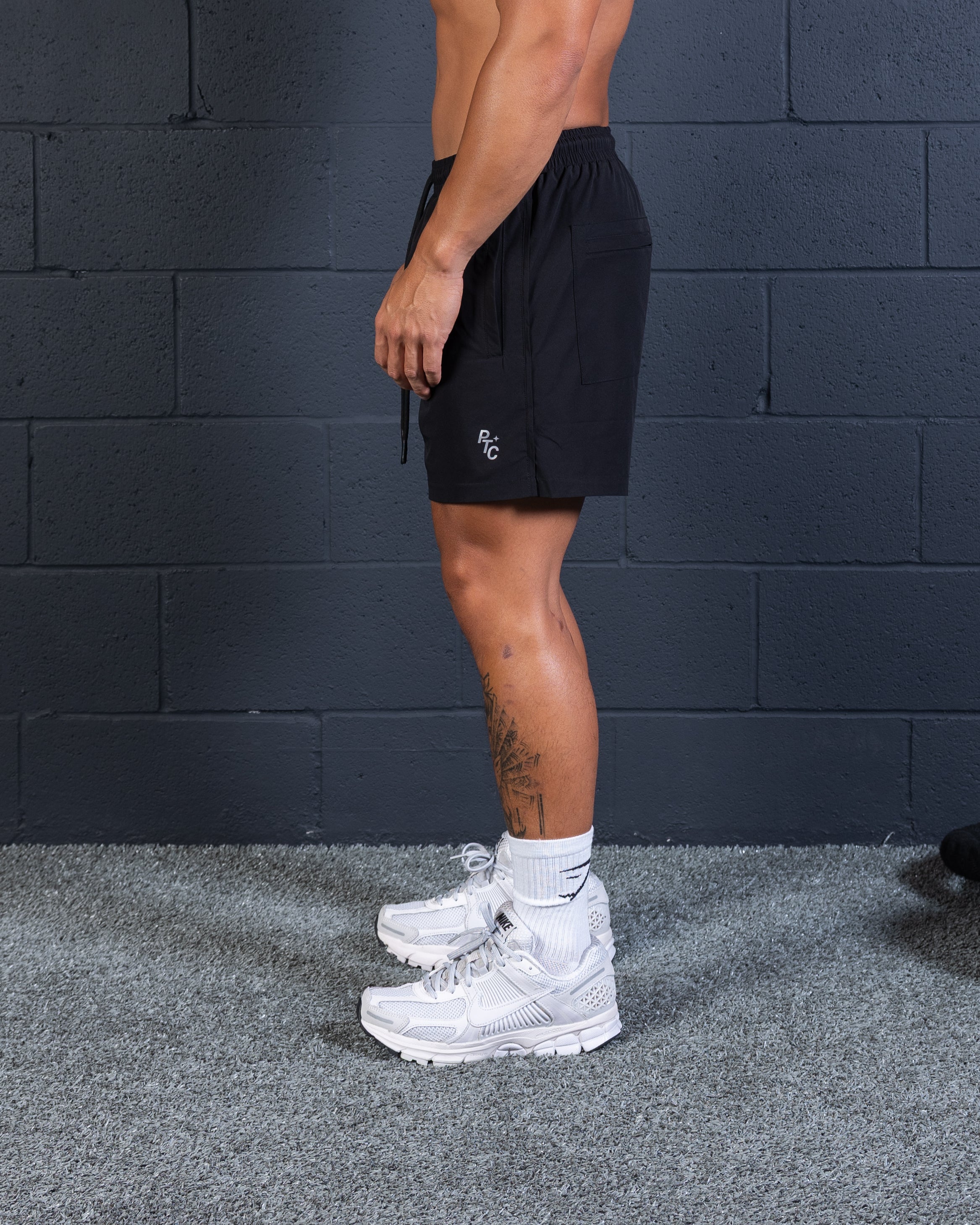 Signature Shorts - Black