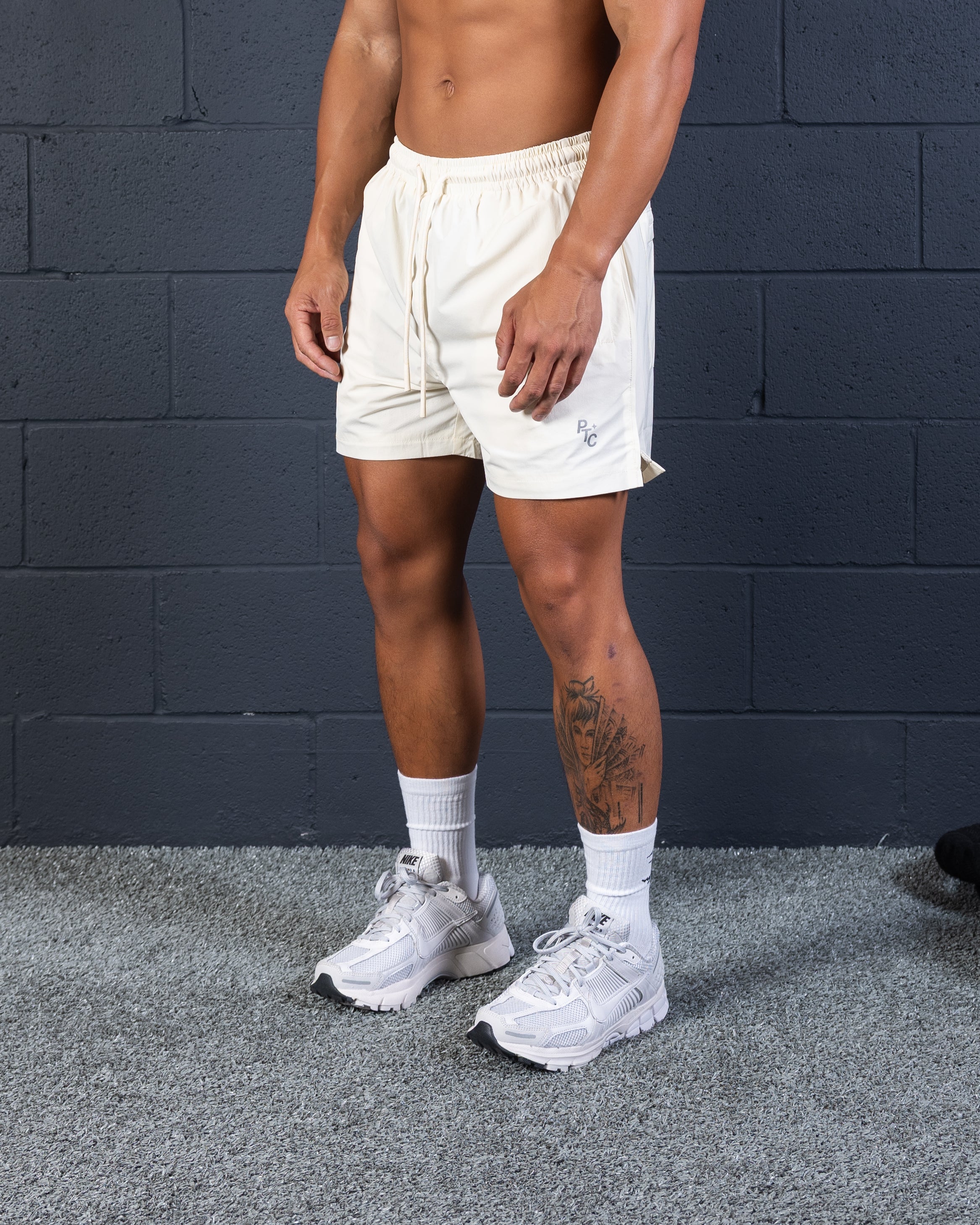Signature Shorts - Off White