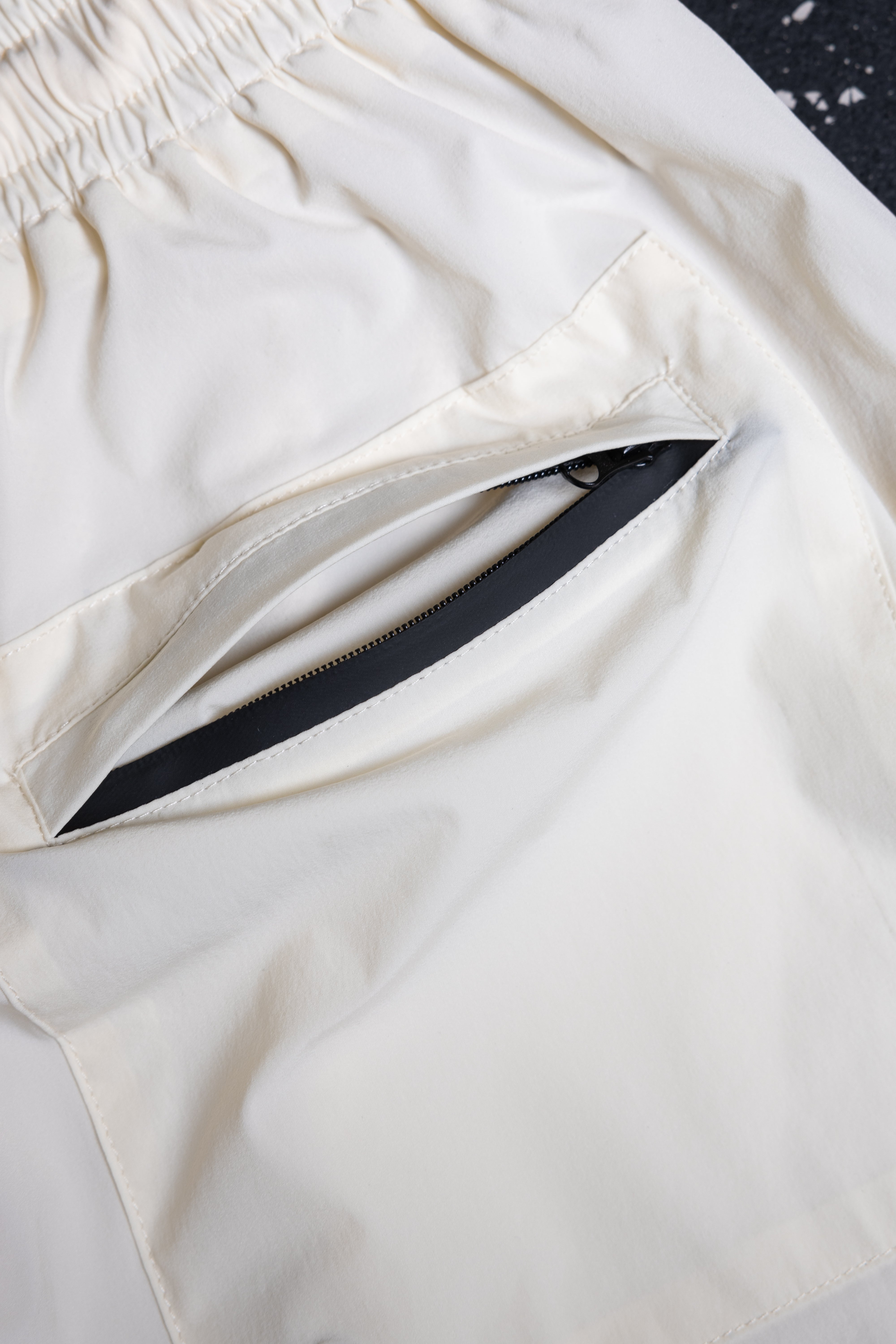 Signature Shorts - Off White