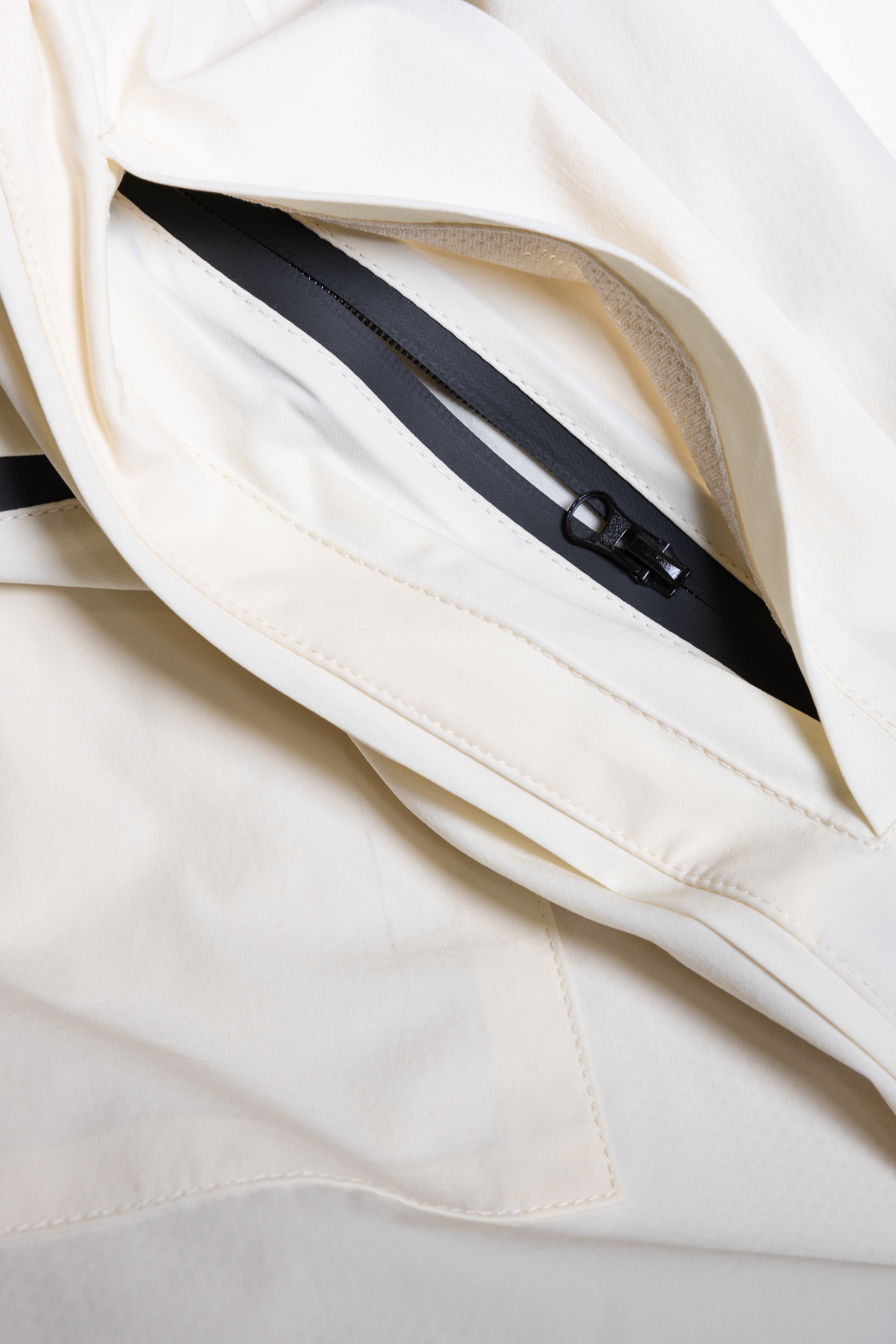 Signature Shorts - Off White